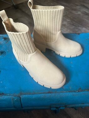 Kids Cream Ribbed Chelsea Boot with Chunky Sole